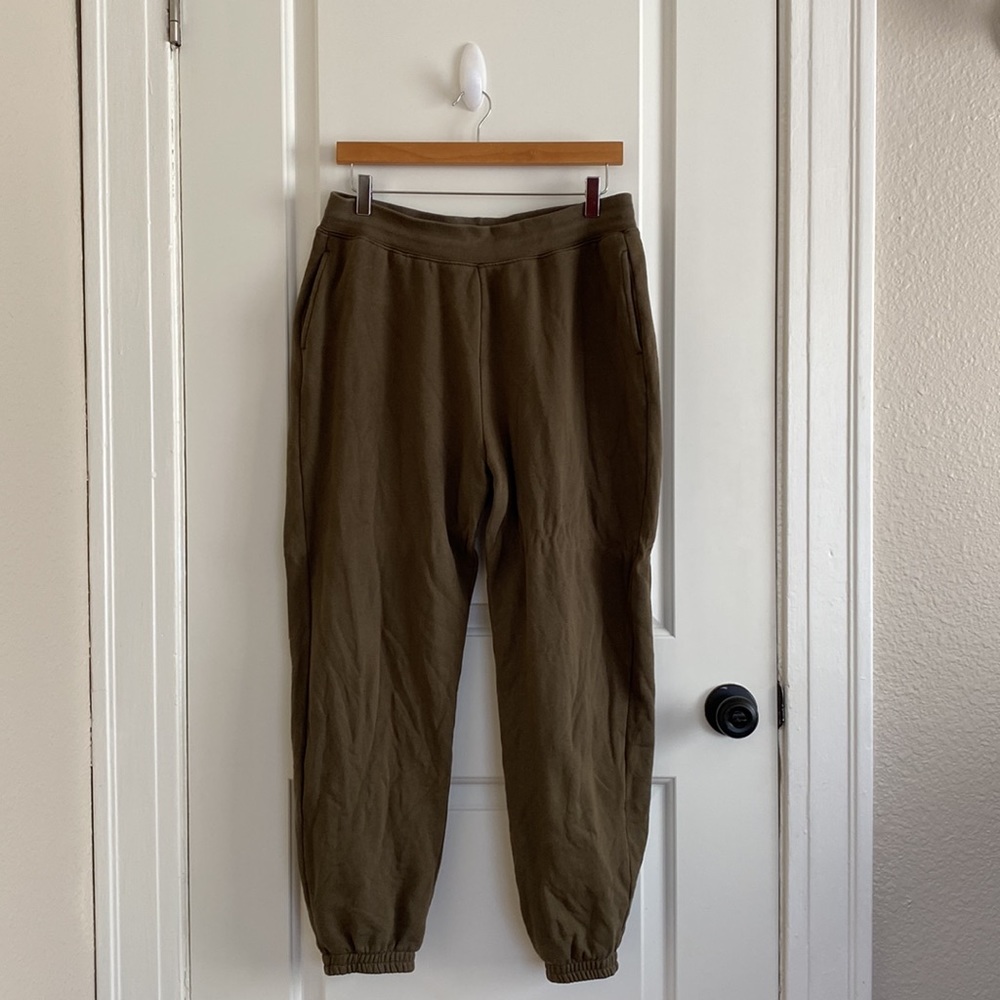 Girlfriend Collective Classic Jogger in Forest | L